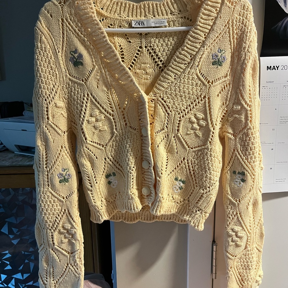 Zara - Crop Knit Floral Embroidered Cardigan Sweater